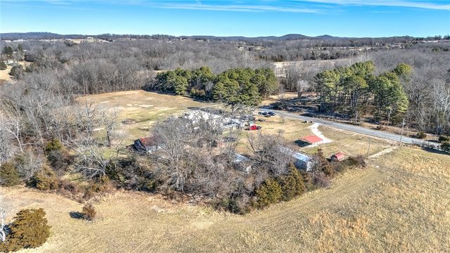 13751 E Ventris Road, Garfield, AR 72732