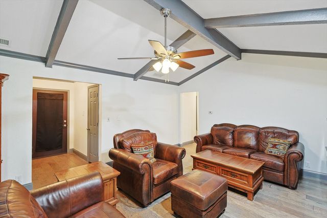 6837 Starnes Road, North Richland Hills, TX 76182