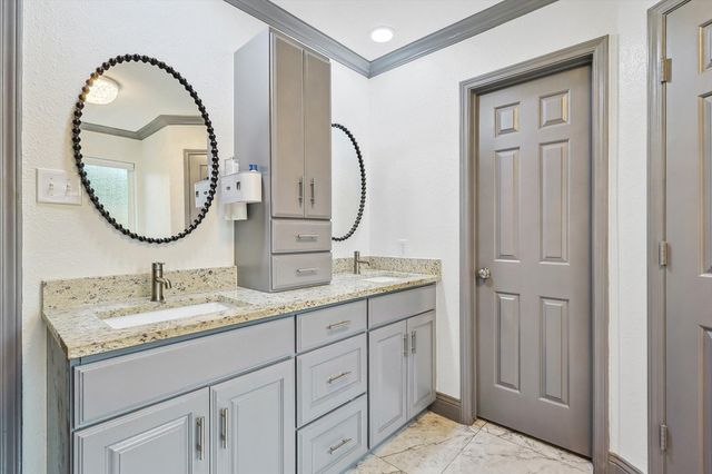 6837 Starnes Road, North Richland Hills, TX 76182