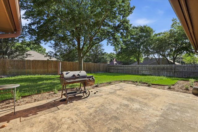 6837 Starnes Road, North Richland Hills, TX 76182