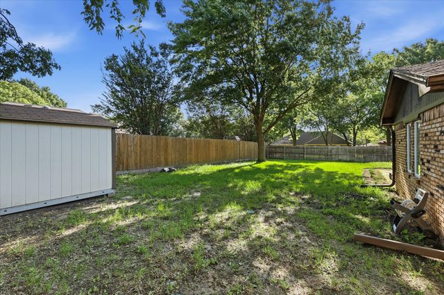 6837 Starnes Road, North Richland Hills, TX 76182