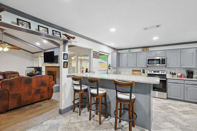 6837 Starnes Road, North Richland Hills, TX 76182