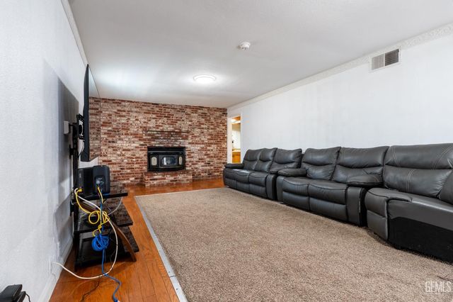 4809 Olivia Street, Bakersfield, CA 93307