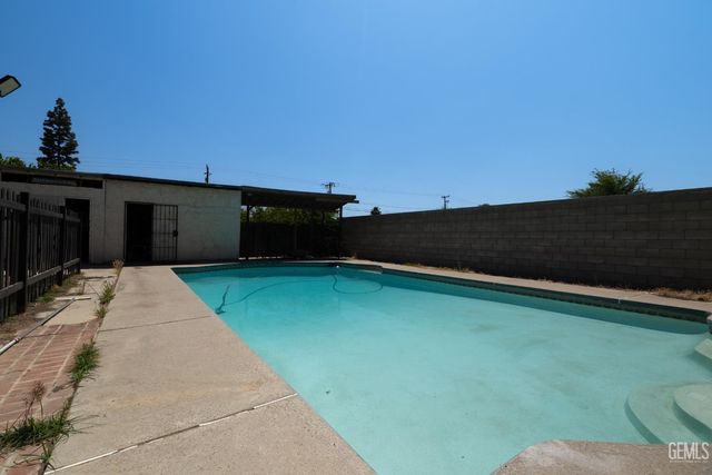 4809 Olivia Street, Bakersfield, CA 93307