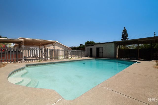 4809 Olivia Street, Bakersfield, CA 93307