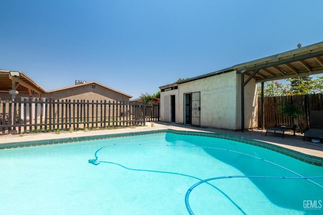4809 Olivia Street, Bakersfield, CA 93307