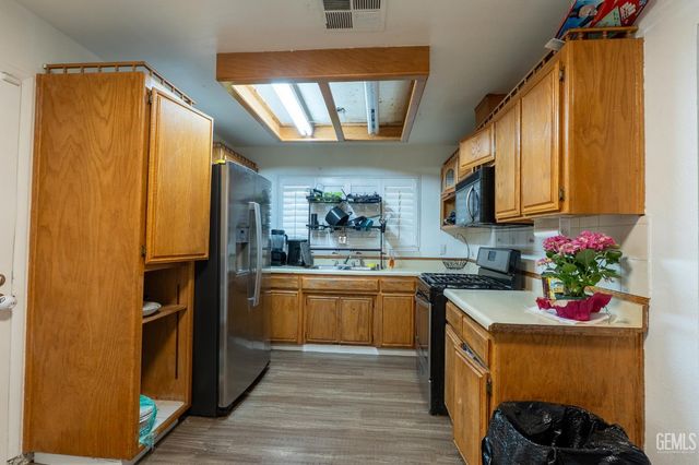4809 Olivia Street, Bakersfield, CA 93307