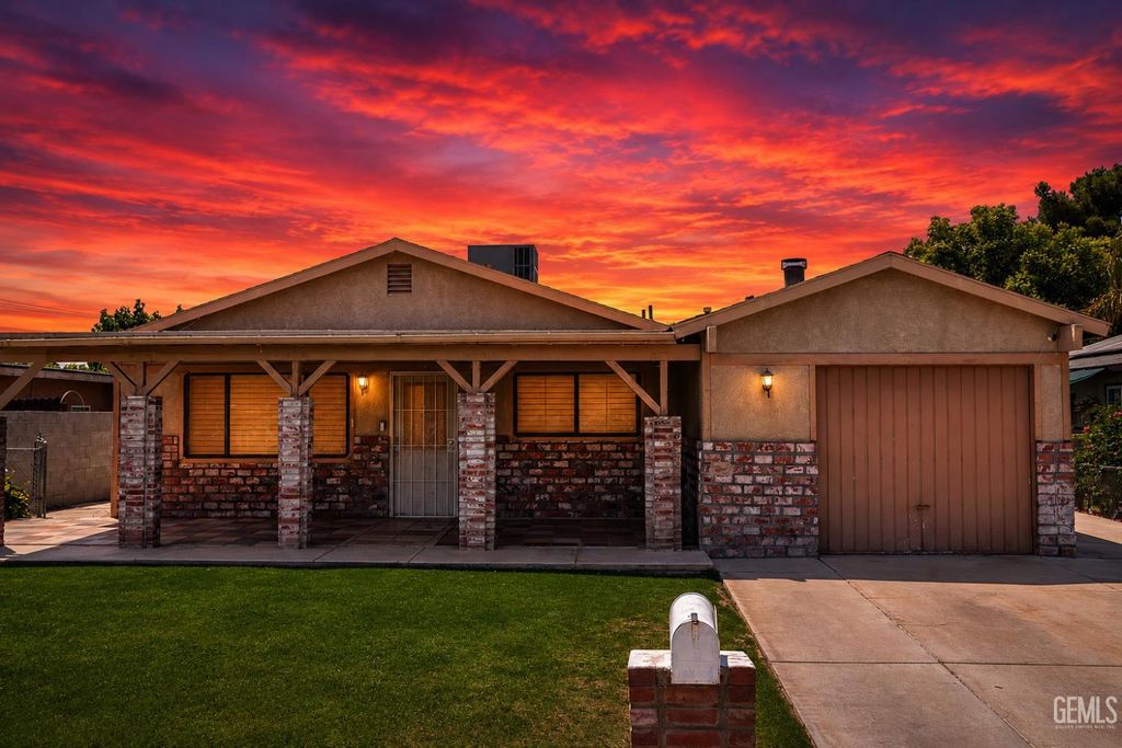 4809 Olivia Street, Bakersfield, CA 93307