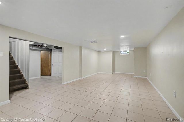 8212 Glengary Street, Dearborn Heights, MI 48127