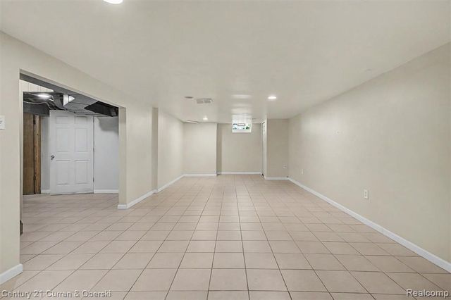 8212 Glengary Street, Dearborn Heights, MI 48127