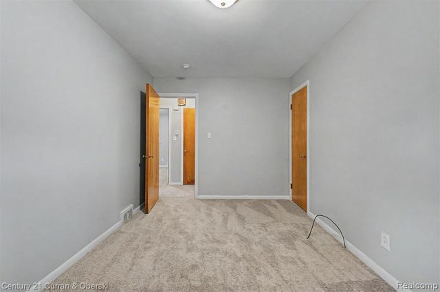 8212 Glengary Street, Dearborn Heights, MI 48127