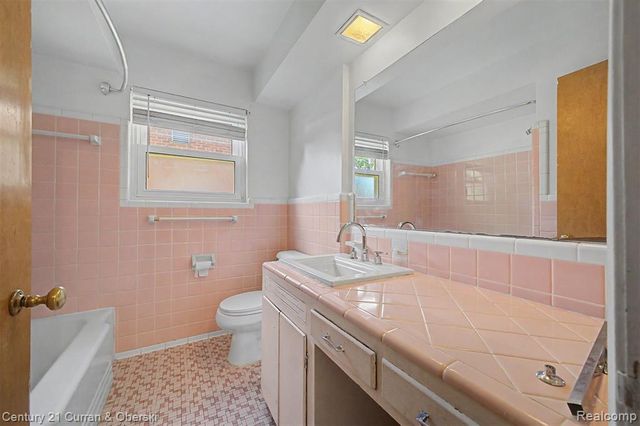 8212 Glengary Street, Dearborn Heights, MI 48127