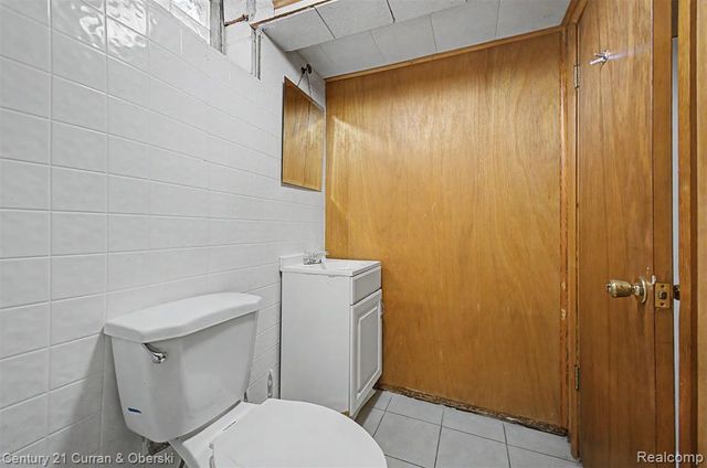 8212 Glengary Street, Dearborn Heights, MI 48127