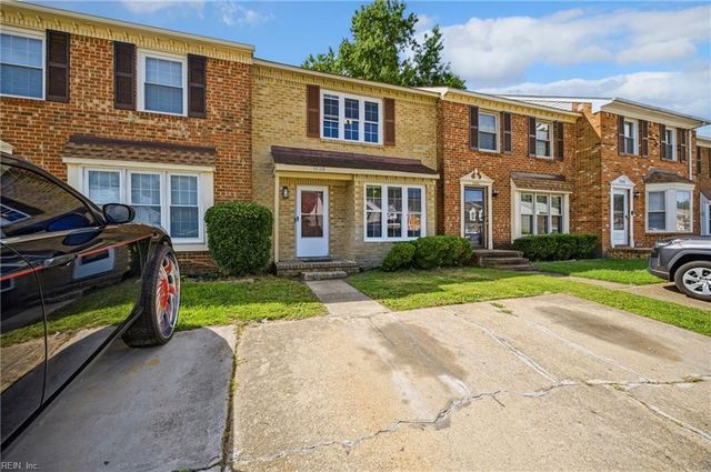 5589 Campus DR, Virginia Beach, VA 23462