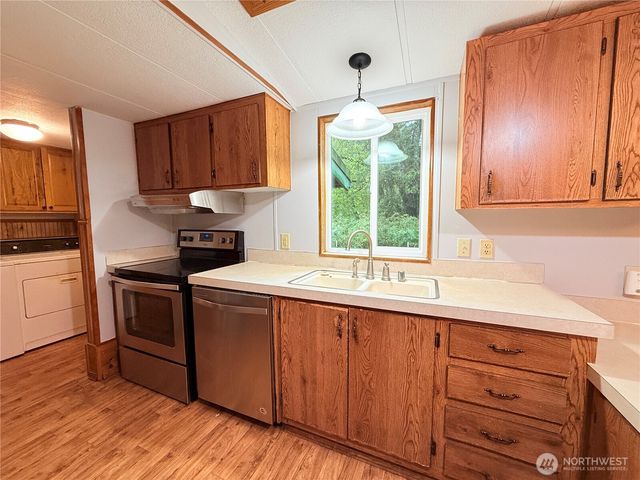 55509 310th Avenue Court E, Ashford, WA 98304