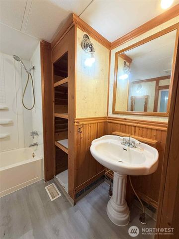 55509 310th Avenue Court E, Ashford, WA 98304