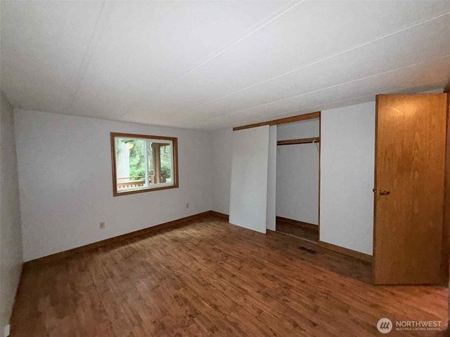 55509 310th Avenue Court E, Ashford, WA 98304