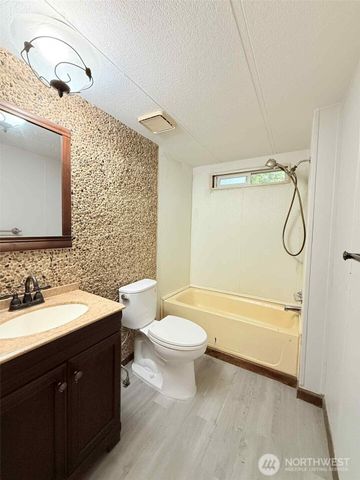 55509 310th Avenue Court E, Ashford, WA 98304