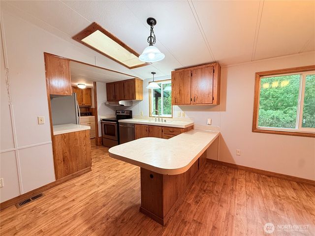 55509 310th Avenue Court E, Ashford, WA 98304