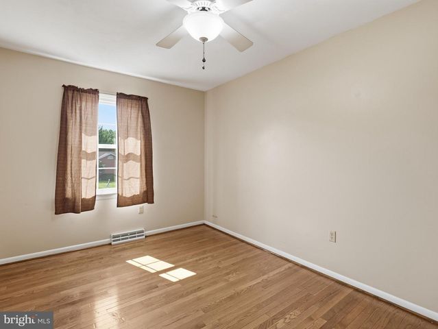 23 WHITTIER HTS, Hagerstown, MD 21742