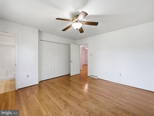 23 WHITTIER HTS, Hagerstown, MD 21742