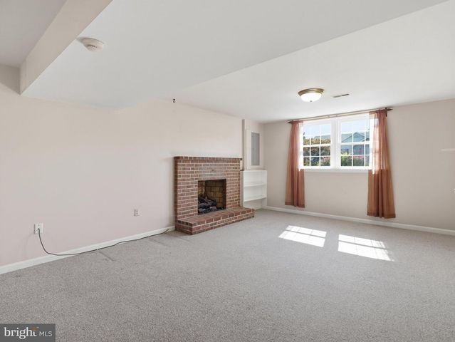 23 WHITTIER HTS, Hagerstown, MD 21742