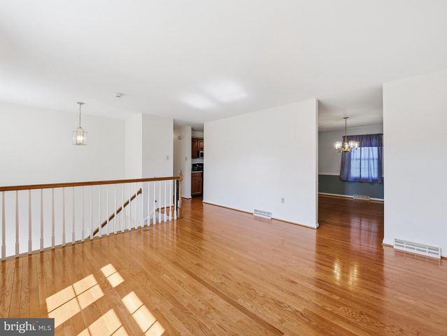23 WHITTIER HTS, Hagerstown, MD 21742