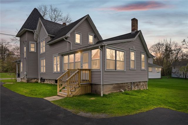 2165 Five Mile Line Road, Penfield, NY 14526