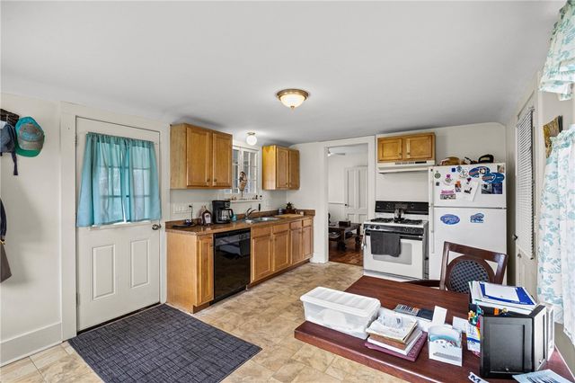 2165 Five Mile Line Road, Penfield, NY 14526