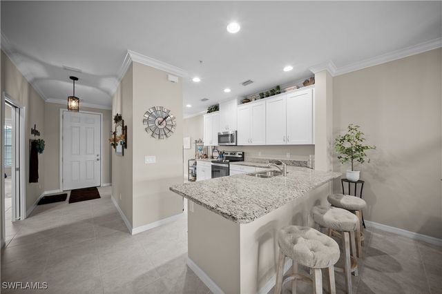 9441 Benvenuto CT 104, Naples, FL 34119