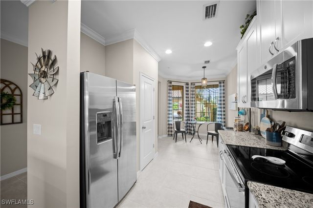 9441 Benvenuto CT 104, Naples, FL 34119