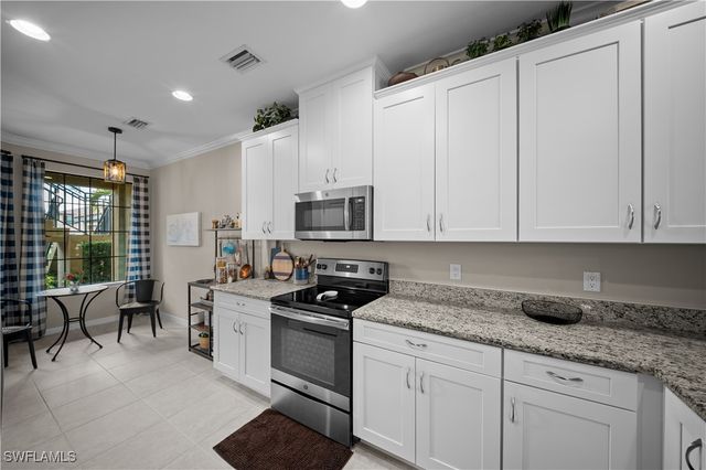 9441 Benvenuto CT 104, Naples, FL 34119