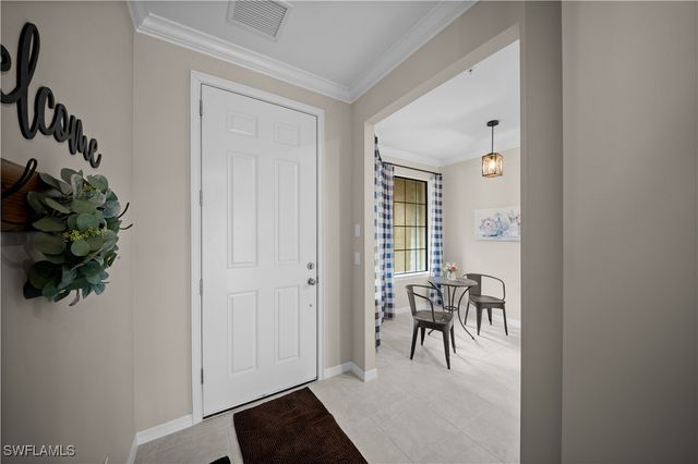 9441 Benvenuto CT 104, Naples, FL 34119