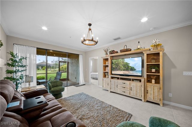 9441 Benvenuto CT 104, Naples, FL 34119