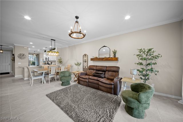 9441 Benvenuto CT 104, Naples, FL 34119