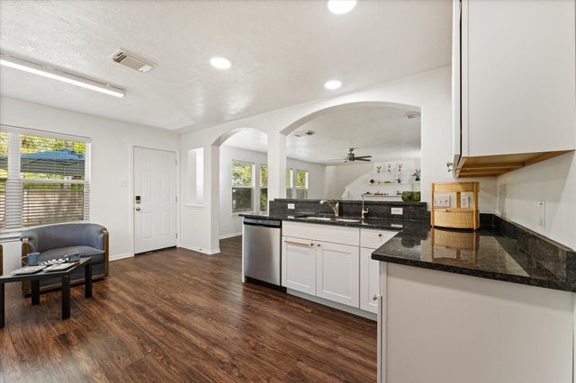 42 Bowie Bend Court, The Woodlands, TX 77385