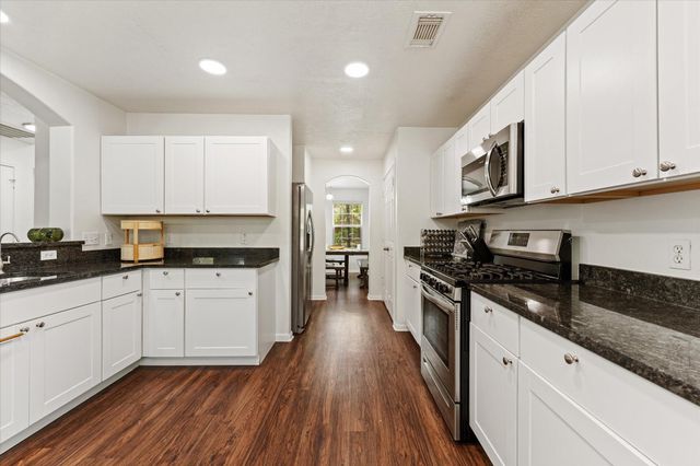 42 Bowie Bend Court, The Woodlands, TX 77385