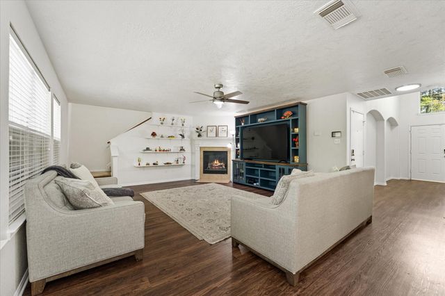 42 Bowie Bend Court, The Woodlands, TX 77385