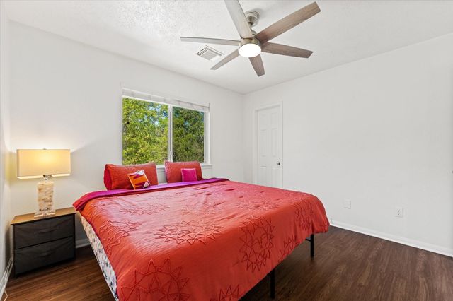 42 Bowie Bend Court, The Woodlands, TX 77385