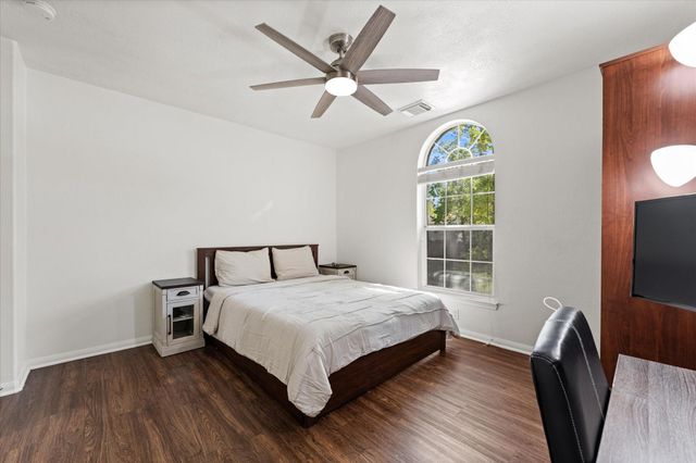 42 Bowie Bend Court, The Woodlands, TX 77385