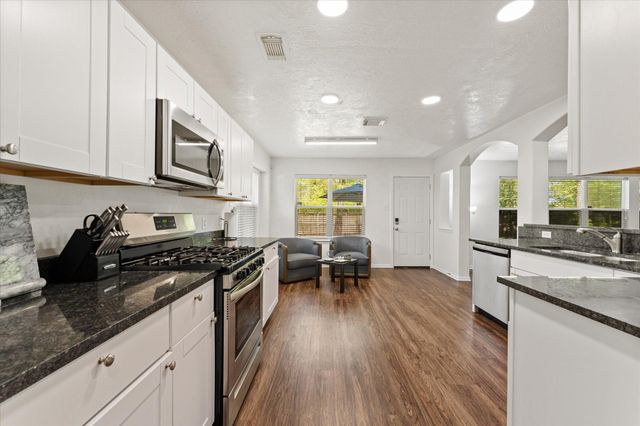 42 Bowie Bend Court, The Woodlands, TX 77385