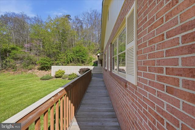 163 DICKS HOLLOW RD, Winchester, VA 22603