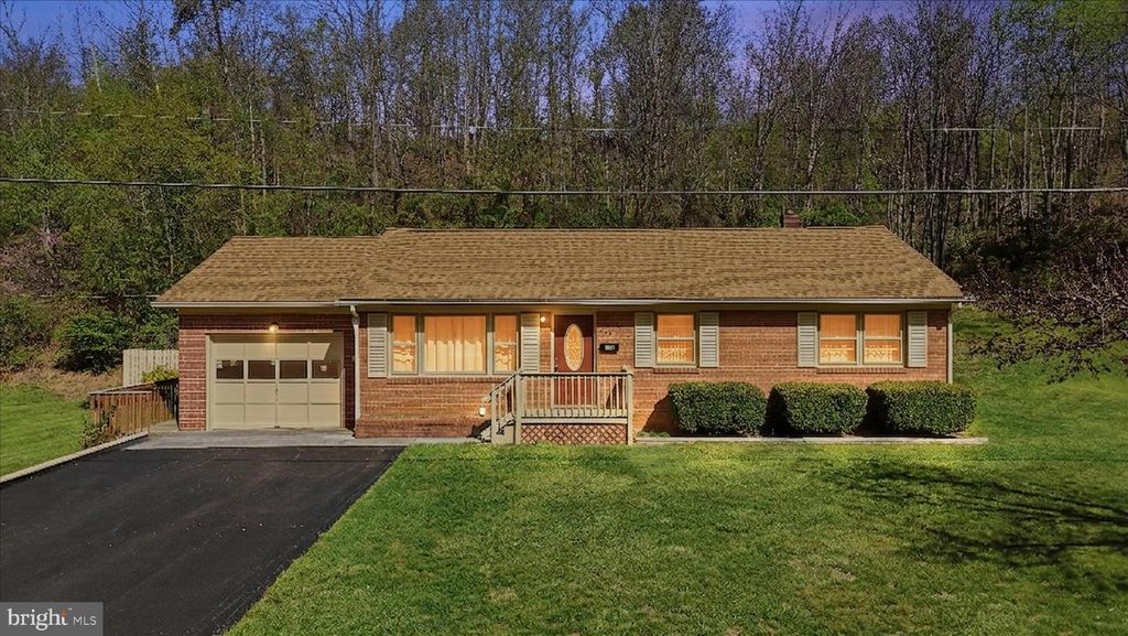 163 DICKS HOLLOW RD, Winchester, VA 22603
