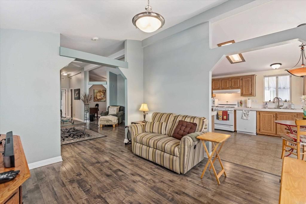 Image 10 of property listing at 2280 E Valley Parkway 4, Escondido, CA 92027