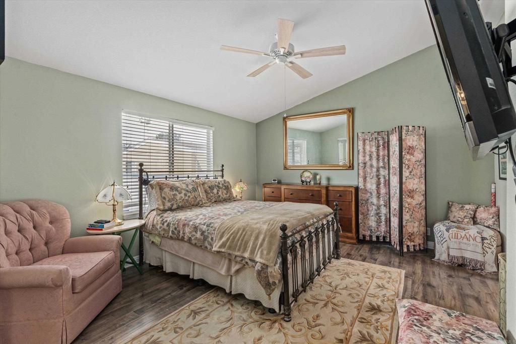 Image 16 of property listing at 2280 E Valley Parkway 4, Escondido, CA 92027