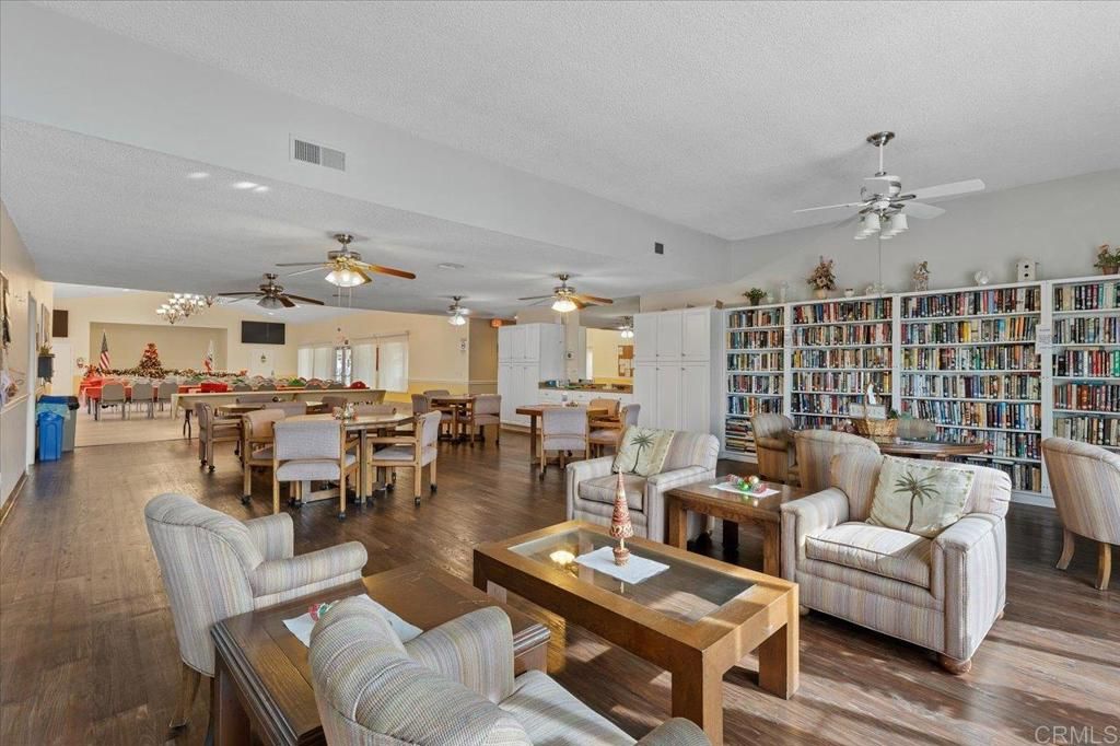 Image 34 of property listing at 2280 E Valley Parkway 4, Escondido, CA 92027