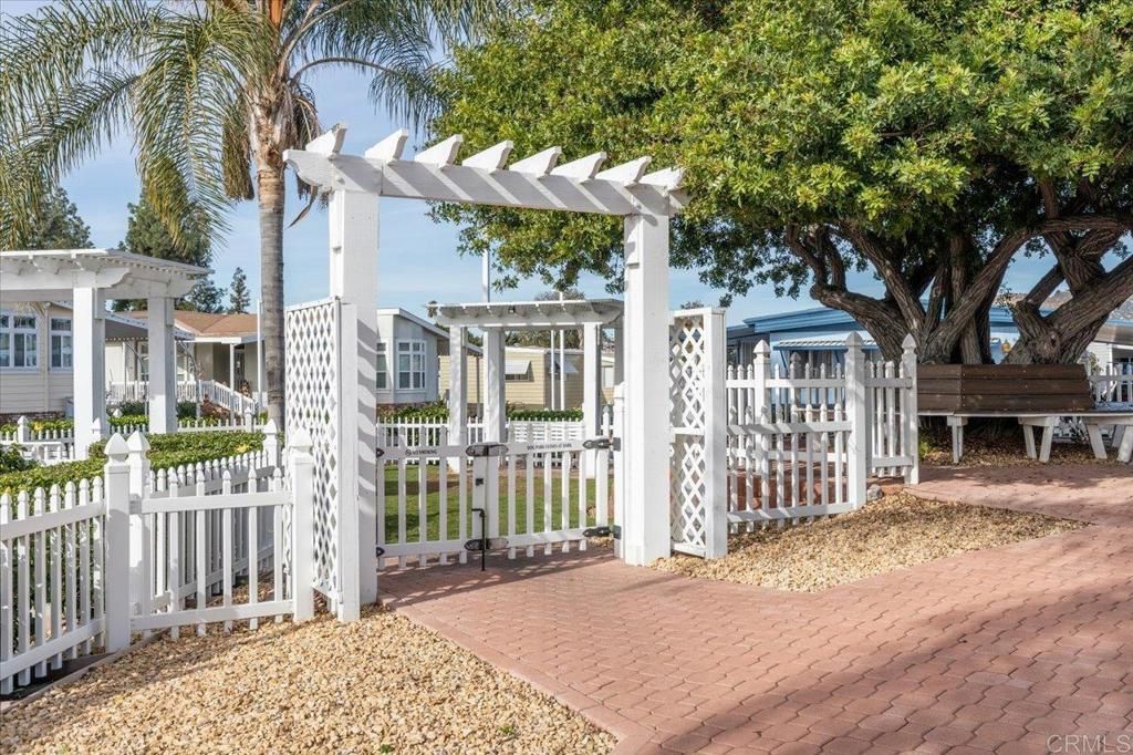 Image 36 of property listing at 2280 E Valley Parkway 4, Escondido, CA 92027