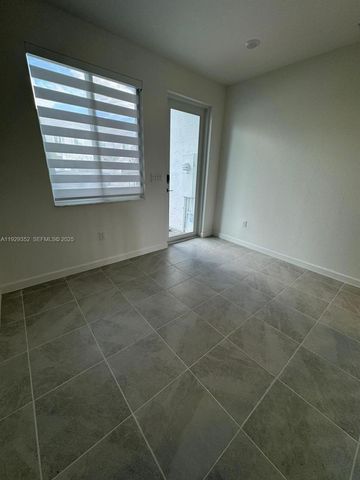 724 SE 13th St Cir ., Homestead, FL 33034