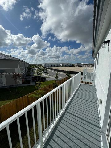 724 SE 13th St Cir ., Homestead, FL 33034