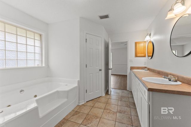 25465 Lakeland Drive, Loxley, AL 36551